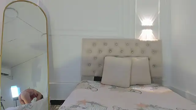 nicolvibes_212's cam snapshot