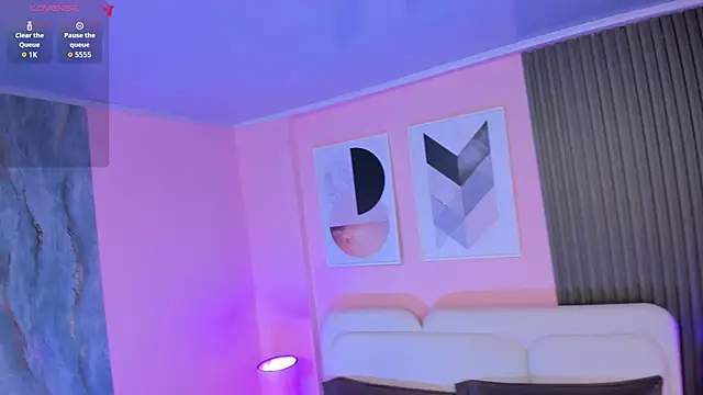 Clawdeen__wolf's cam snapshot