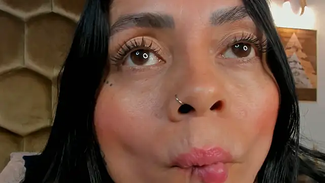 Mia_Reyesjs live sex cam