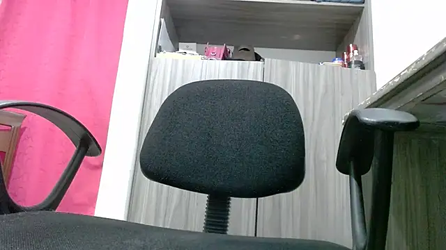 nicolle_milf1978 live sex cam