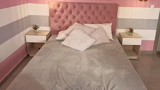 little_emma0's cam snapshot