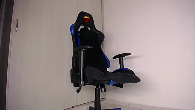 MAXJONES_2 live sex cam