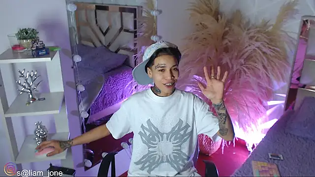 Jonesliam23 live sex cam
