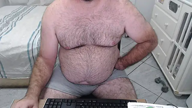 MysterBearMG live sex cam