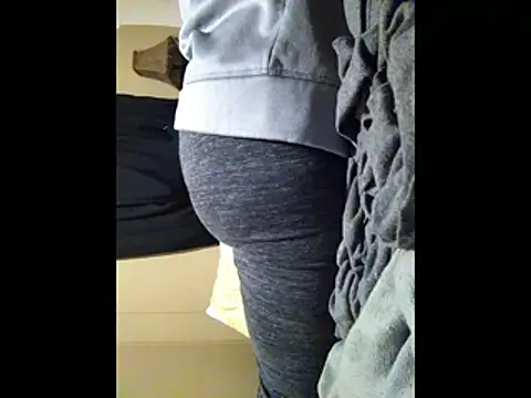 missthickness35_Pika's cam snapshot