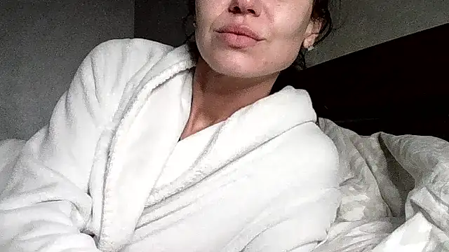 JulianaGold1 live sex cam