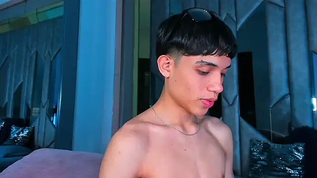 Sebax_Young live sex cam