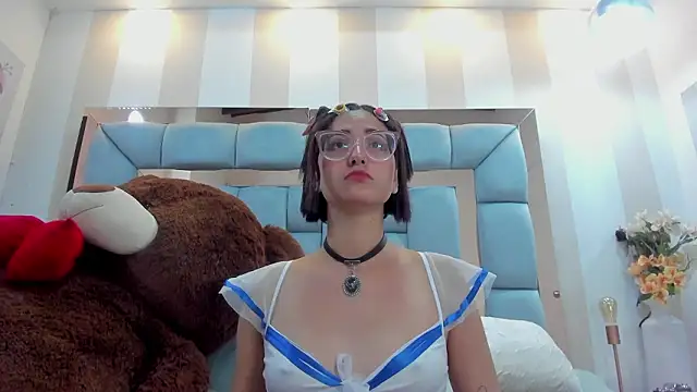 crystalstonee's cam snapshot