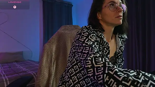 Katy_Kar's cam snapshot