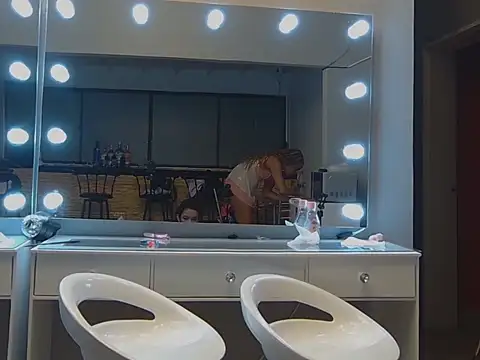 chocolatecrememia's cam snapshot