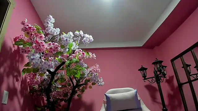 EmilyReddoll's cam snapshot