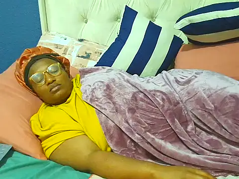 JUICEYLIPS333X's cam snapshot