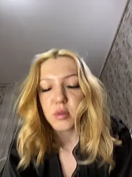 AlexandraXKitty's cam snapshot