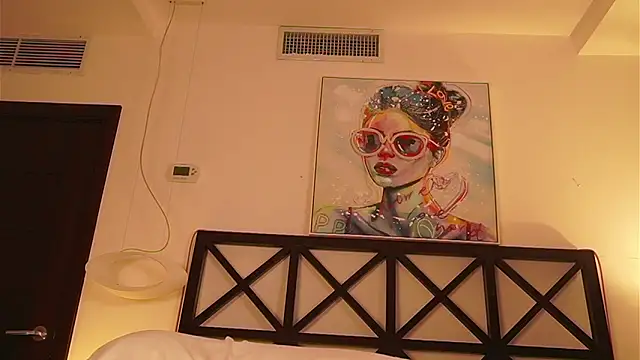 LunaMystyque live sex cam