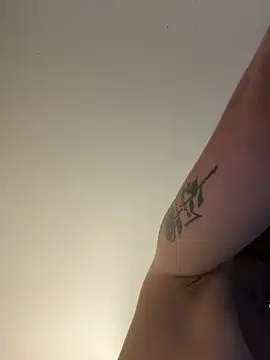 Alyshanon18 live sex cam