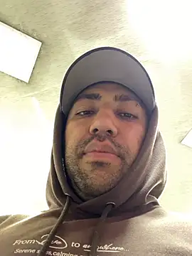 JuanZapata33 live sex cam