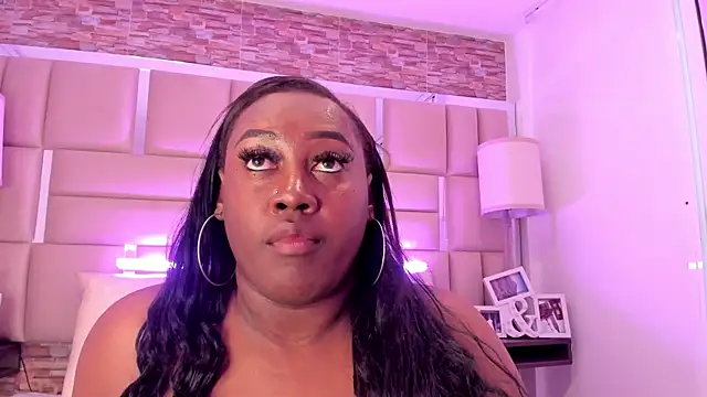 ShaniaBrownn's cam snapshot