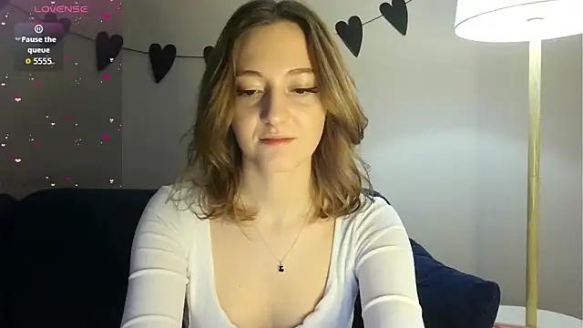 white_liillyy's cam snapshot