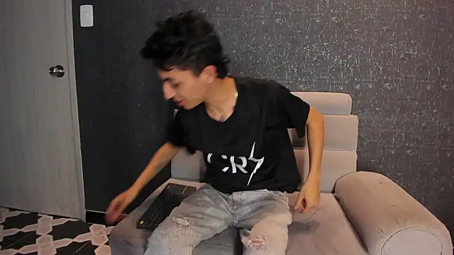 NickandAbby_'s cam snapshot