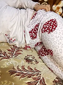 Rouzalinda_1's cam snapshot