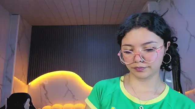 victoria_castillo_b live sex cam