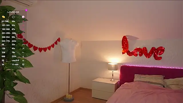 CassieMauzy live sex cam