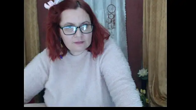 PlayfullMature live sex cam