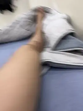 Errie1327 live sex cam