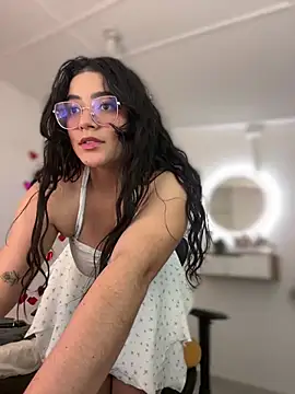 Lia_flowers's cam snapshot