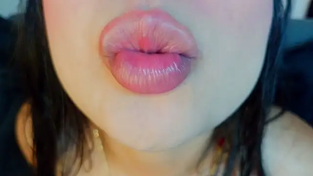 mia_roux1's cam snapshot