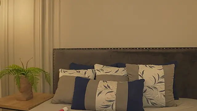 IrisBaker live sex cam