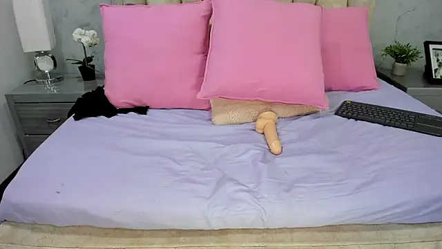 MiaaBlake_'s cam snapshot