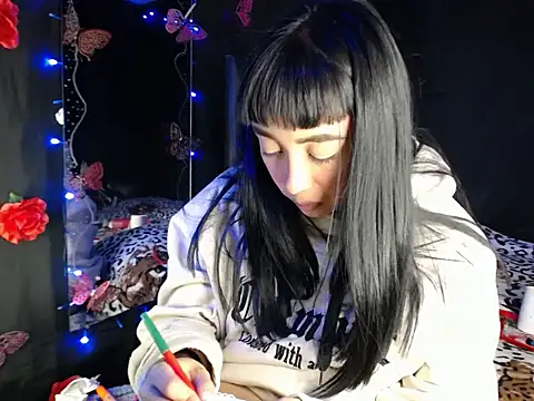 adara_muller_'s cam snapshot