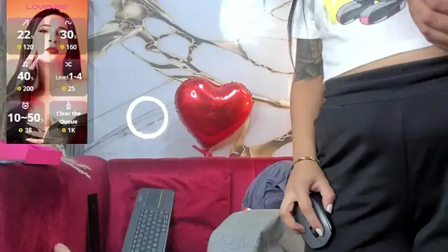 Bella_williamss_'s cam snapshot