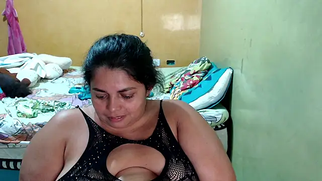 yulieth_bbw's cam snapshot