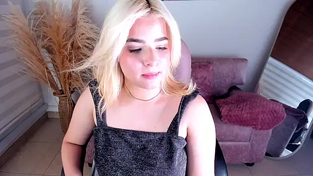 BarbieHannaB live sex cam