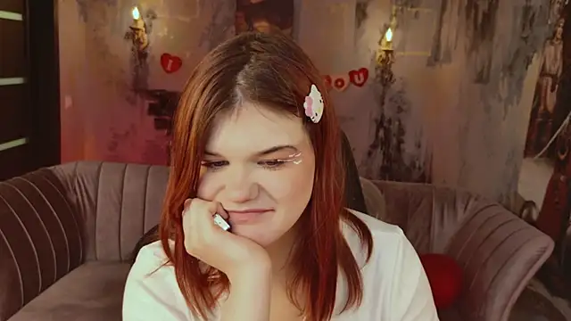 EllieFoxy's cam snapshot