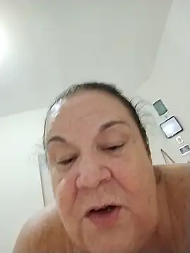 Yaya_Mineira live sex cam