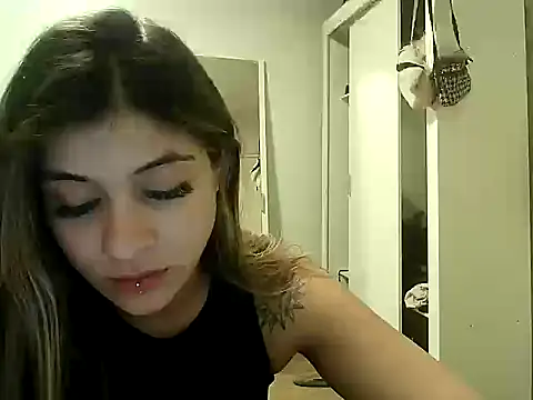 Becca_B's cam snapshot