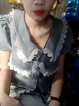 -Nicole-e's cam snapshot