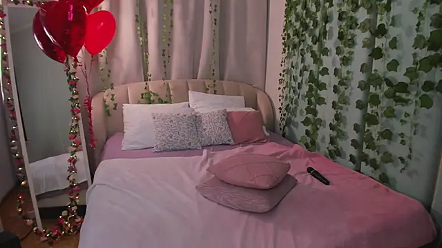 Love_is_Lola's cam snapshot