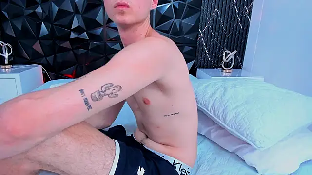 SpaceBoy1 live sex cam