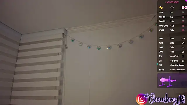 venusleroy_'s cam snapshot