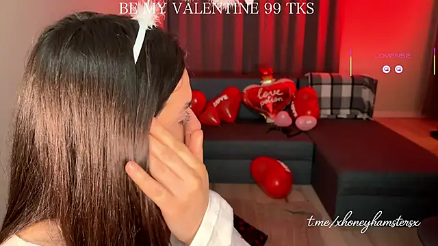 xHONEYHAMSTERSx's cam snapshot