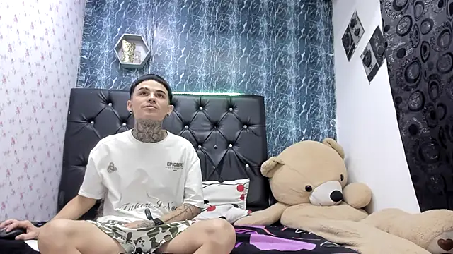 exotic_hot_couple live sex cam