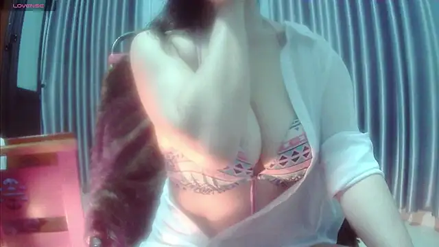 Yii-Ser live sex cam