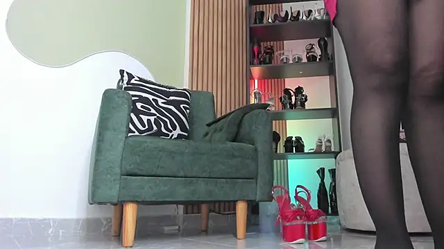 mia_backer's cam snapshot