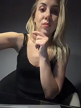 ElenaWhitmore's cam snapshot