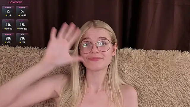 MonicaShiny live sex cam