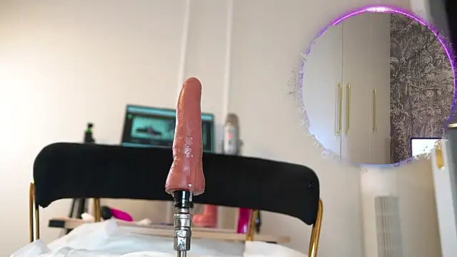 Miss69Ri99 live sex cam